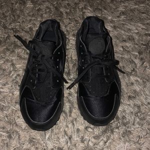 Black youth Nike Air Huaraches